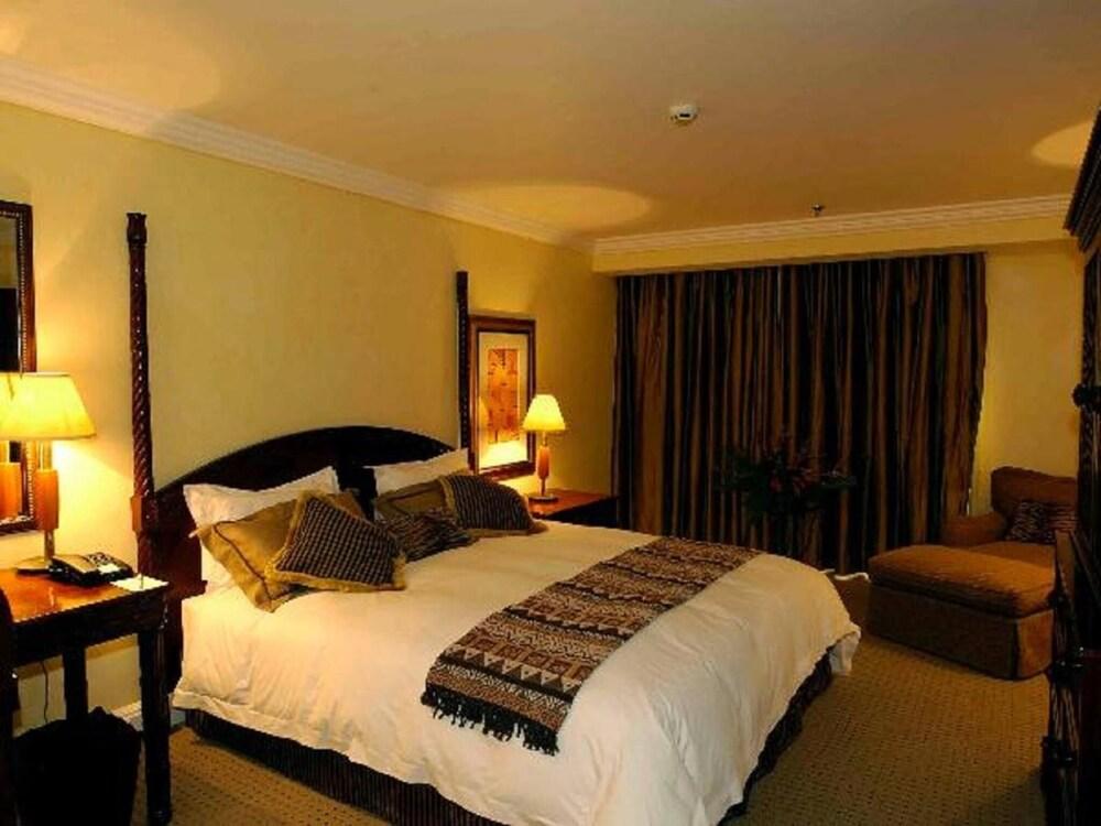 Peermont Metcourt Inn At The Grand Palm, Gaborone Exterior foto